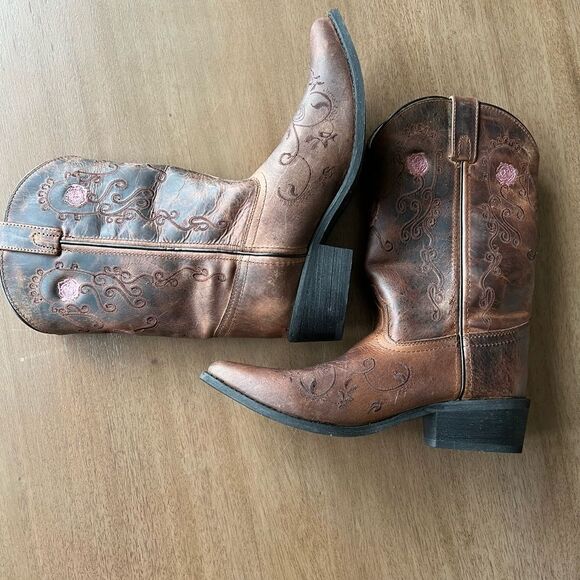 Women Smokey mountain boots style 3771 pattern Rosette, Brown Distress Sz 6 NWOT - Picture 10 of 16